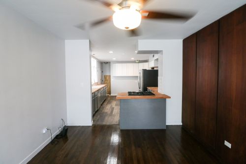 6500 Eberhart Ave, Chicago IL 60637-3206 exterior