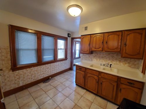 1314 49, Milwaukee WI 53208-1735 exterior