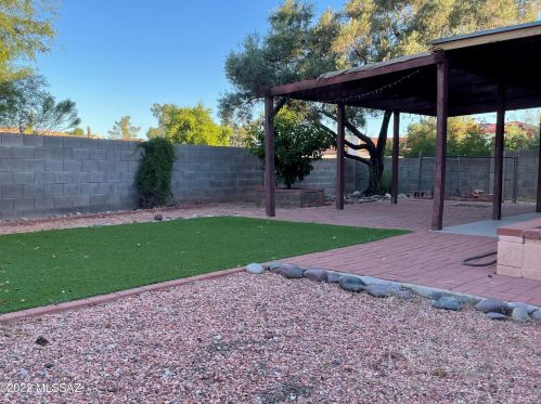 5049 Blackbird Dr, Tucson AZ 85742-5110 exterior