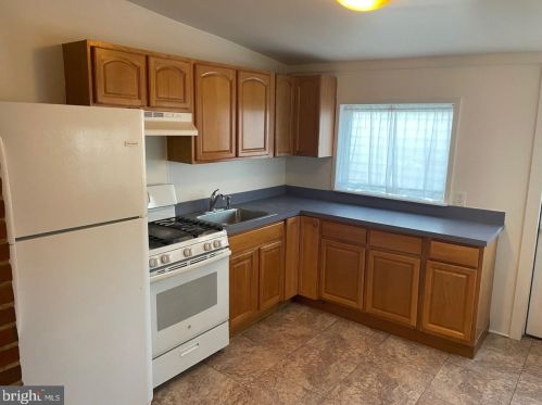 3096 Aramingo Ave, Philadelphia PA 19134-4421 exterior