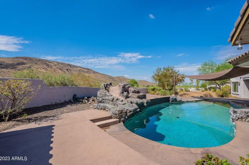 13003 10th Ave, Phoenix AZ  85029-1810 exterior