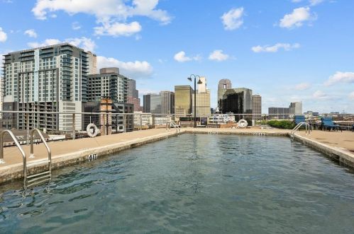 2220 Canton St, Dallas TX  75201-5902 exterior