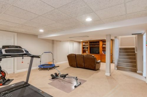 83 Winged Foot Dr, Livingston NJ 07039-8231 exterior