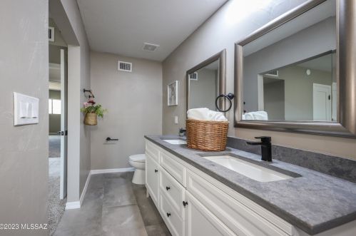 11100 Glenn St, Tucson AZ  85749-8845 exterior