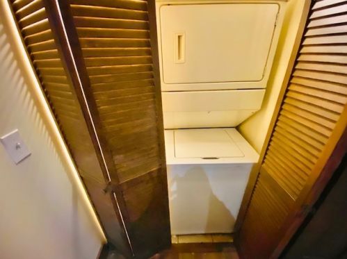 1350 Bosworth Ave, Chicago IL 60642-2394 exterior