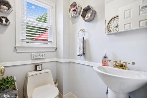 217 Vly Rd, Media PA 19063-5616 exterior