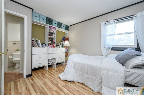 126 Park Ave, Iselin NJ 08830-2303 exterior