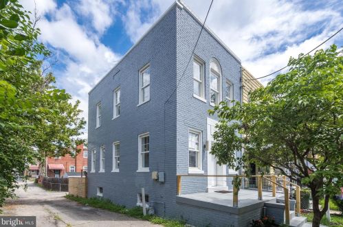 729 Roxboro Pl, Washington, DC 20011-1215