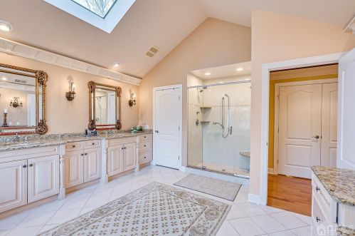 21 Southfield Rd, Edison NJ 08820-3141 exterior