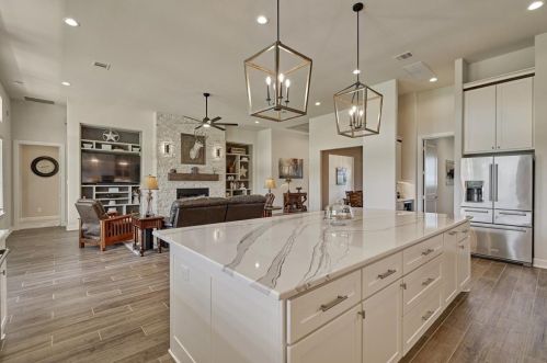 98 Lk Est Dr, Montgomery TX 77356-8066 exterior