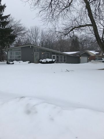 2677 117th St, Milwaukee, WI 53227-1804