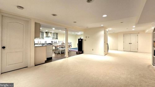 17815 Fraley Farm Rd, Rockville MD 20855-1664 exterior