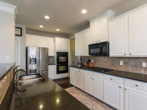 2070 Hatteras Way, Atlanta GA 30318-1083 exterior