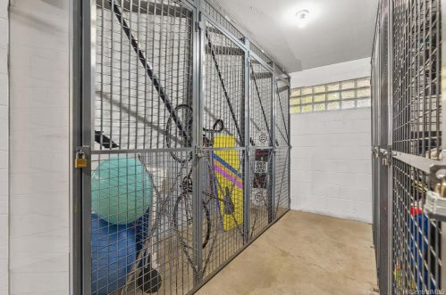 1330 Wilder Ave, Honolulu HI  96822-4293 exterior