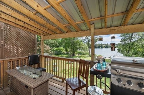 63 Glenmore St, Springfield MA 01129-1064 exterior