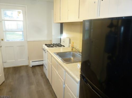 1 Cedar St, Kinnelon NJ 07405-1328 exterior