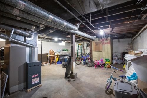 1570 Oklahoma Ave, Milwaukee WI 53207-2939 exterior