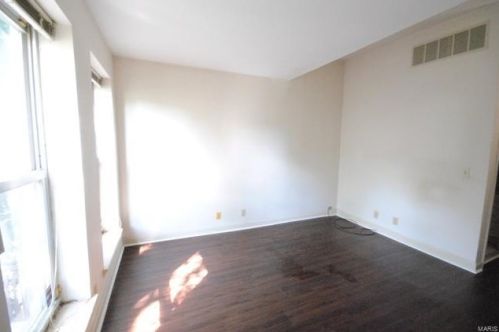 1851 10th St, Saint Louis MO 63104-3959 exterior