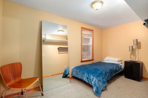 4214 Bernard St, Chicago IL 60618-1104 exterior