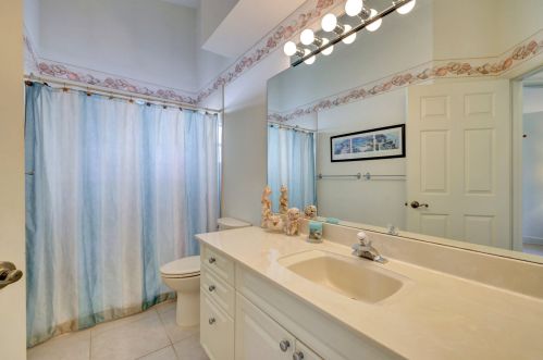 208 River Walk, Fort Pierce FL 34949-8887 exterior