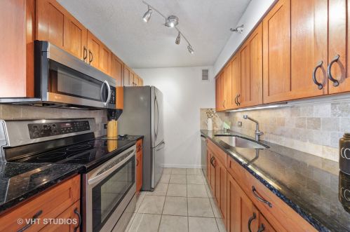 1250 Dearborn St, Chicago IL  60610-8218 exterior