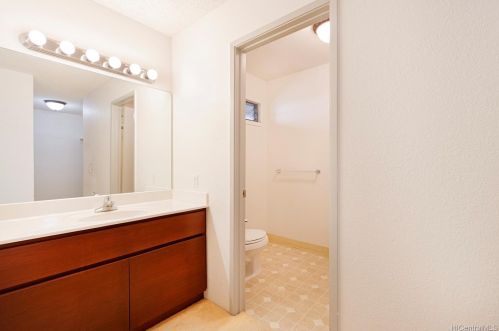 2146 Halakau St, Honolulu HI 96821-2631 exterior