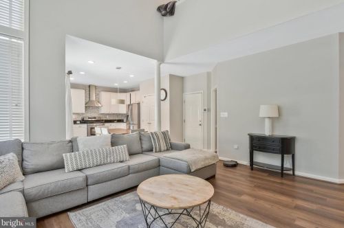 808 Kenneth Pl, Leesburg VA  20175-8984 exterior