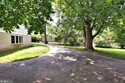 613 Chestnut St, Limerick PA 19468-2115 exterior