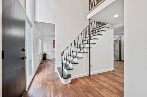 2302 Marbury Rd, Pittsburgh PA  15221-3670 exterior