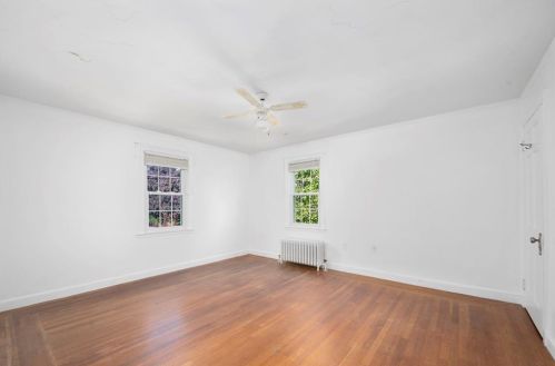 655 Pleasant Vly Pkwy, Providence RI 02908-4214 exterior