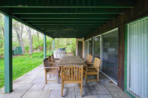 939 Long Hl Rd, Briarcliff NY 10510-2119 exterior