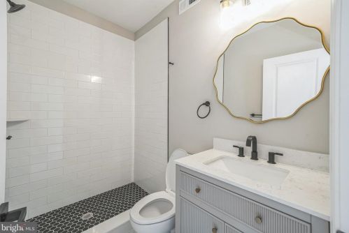 1702 22nd St, Philadelphia PA 19140-3831 exterior