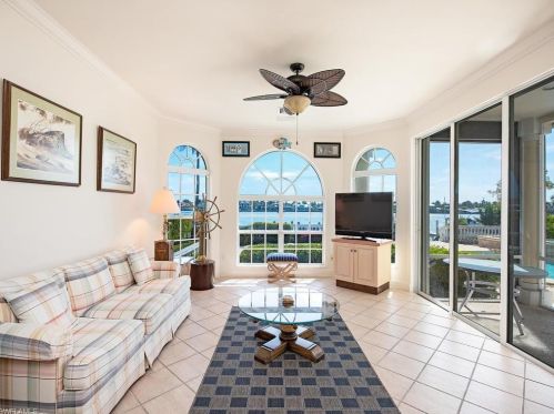 1947 8 St, Naples FL 34120-8402 exterior