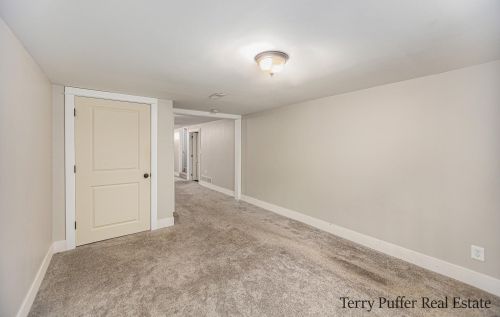 2160 Mayfair Ave, Meskegon MI 49441-3621 exterior