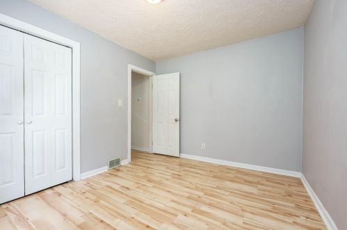 2206 Frst Dr, Kalamazoo MI 49002-6442 exterior