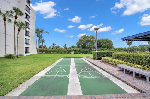 6320 Boca Del Mar Dr, Boca Raton FL 33433-5735 exterior