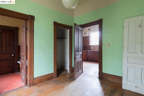 2223 Byron St, Berkeley CA 94702-2029 exterior