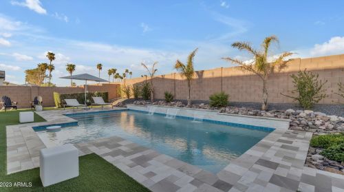 8513 22 Dr, Phoenix AZ 85041-7712 exterior