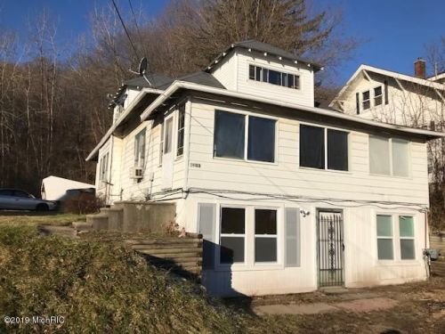 2003 Douglas Ave, Kalamazoo MI  49007-1638 exterior