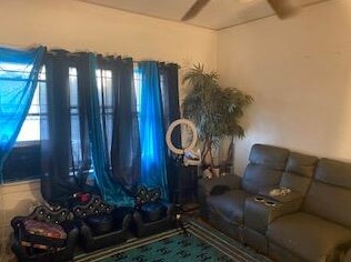 1252 45, Milwaukee WI 53210-2403 exterior