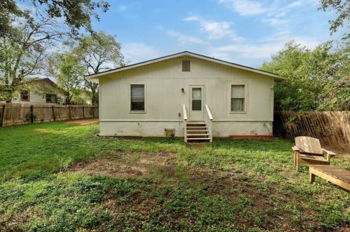 3414 Blumie St, Austin TX 78745-6704 exterior