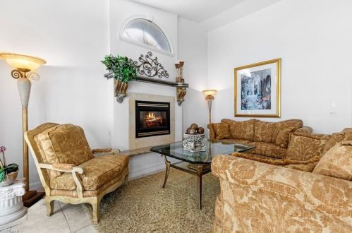 422 Countryside Dr, Naples FL 34104-6725 exterior