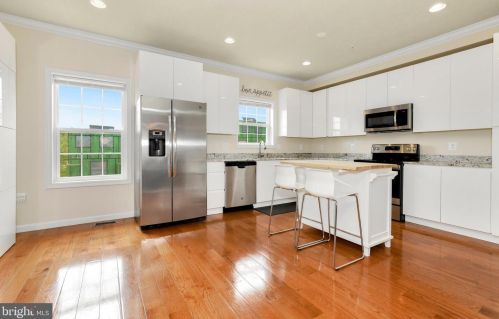 2512 High St, Washington, DC 20020-4405