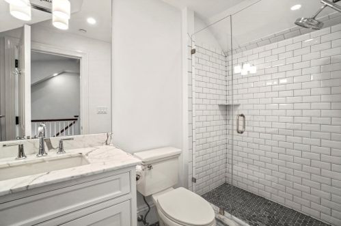 16 Pinckney St, Boston MA exterior