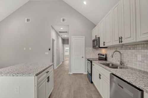 841 Palmdate, Montgomery TX  77316-2961 exterior