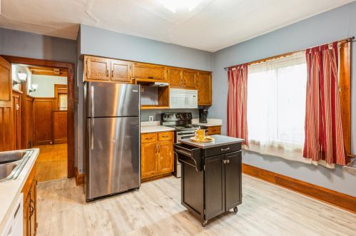 1029 57, Milwaukee WI 53214-3307 exterior