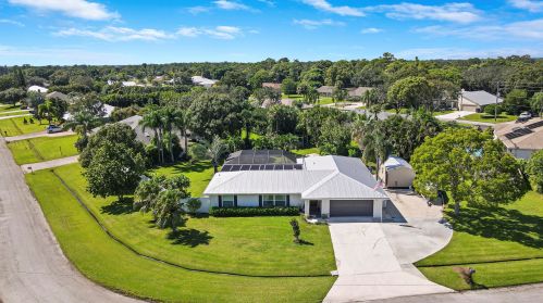 2910 Cates Cir, Fort Pierce FL  34952-5812 exterior