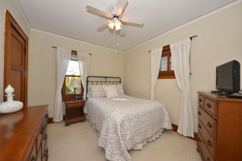 2475 68, Milwaukee WI 53219-1905 exterior