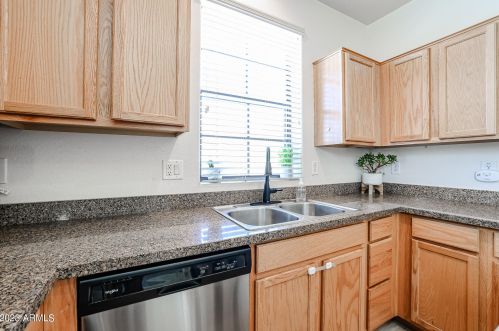 32421 23 Ave, Phoenix AZ 85015-4904 exterior