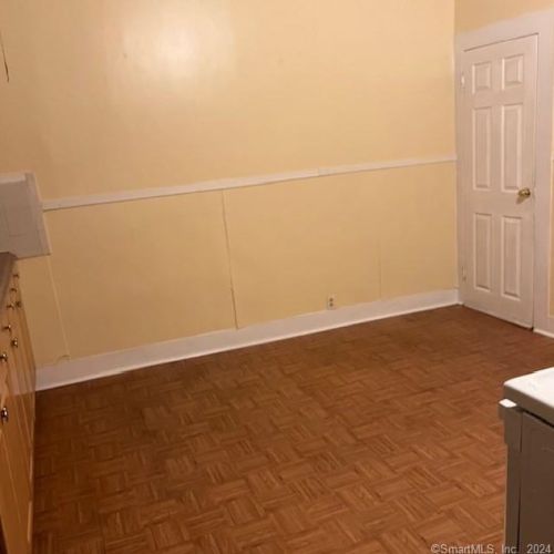 96 Woodbridge St, Manchester CT  06042-2339 exterior